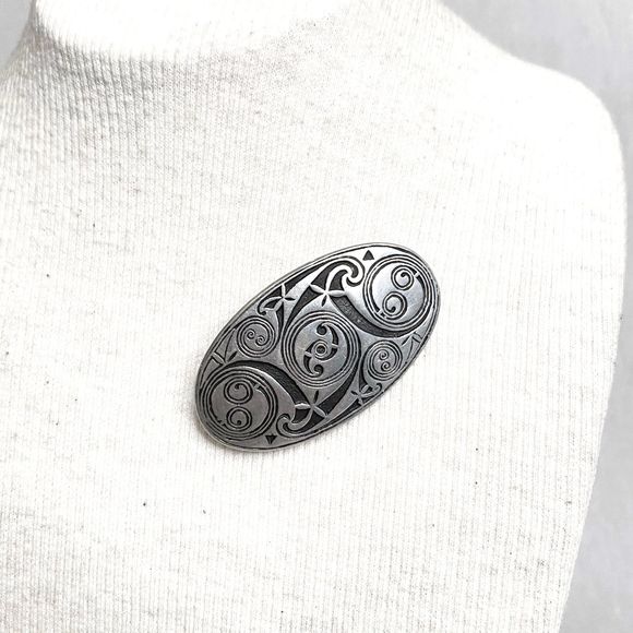 Saint Justin Celtic Knot Brooch Pewter Black Etching Made In Cornwall - Picture 1 of 10